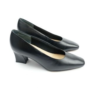 Classic Black Mushrooms Comfort Women's Shoes Sz 8